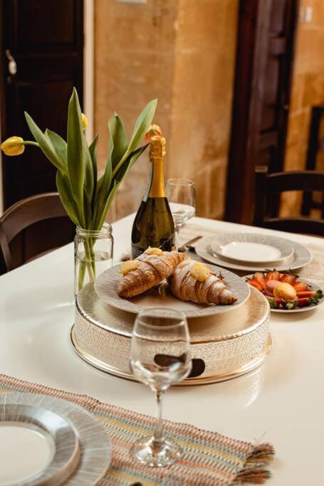 Enchanting 2Bdr Townhouse In Valletta Centre! Exteriör bild