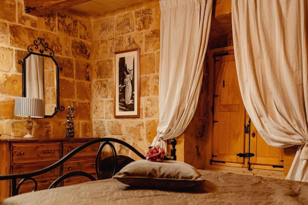 Enchanting 2Bdr Townhouse In Valletta Centre! Exteriör bild